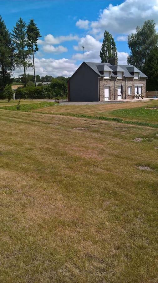 Gite De La Hudardiere Vila Le Mesnil-Ozenne Exterior foto